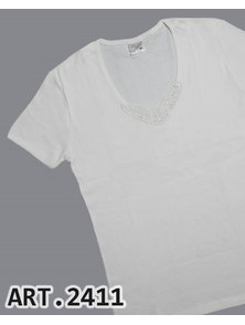 CAMISETA MANGA CORTA CON APLIQUE HUESO